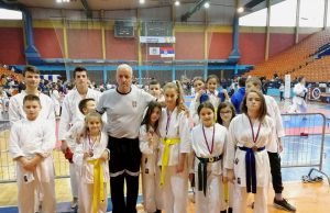 Jedna zlatna, dve srebrne i osam bronzanih medalja za naše karatiste
